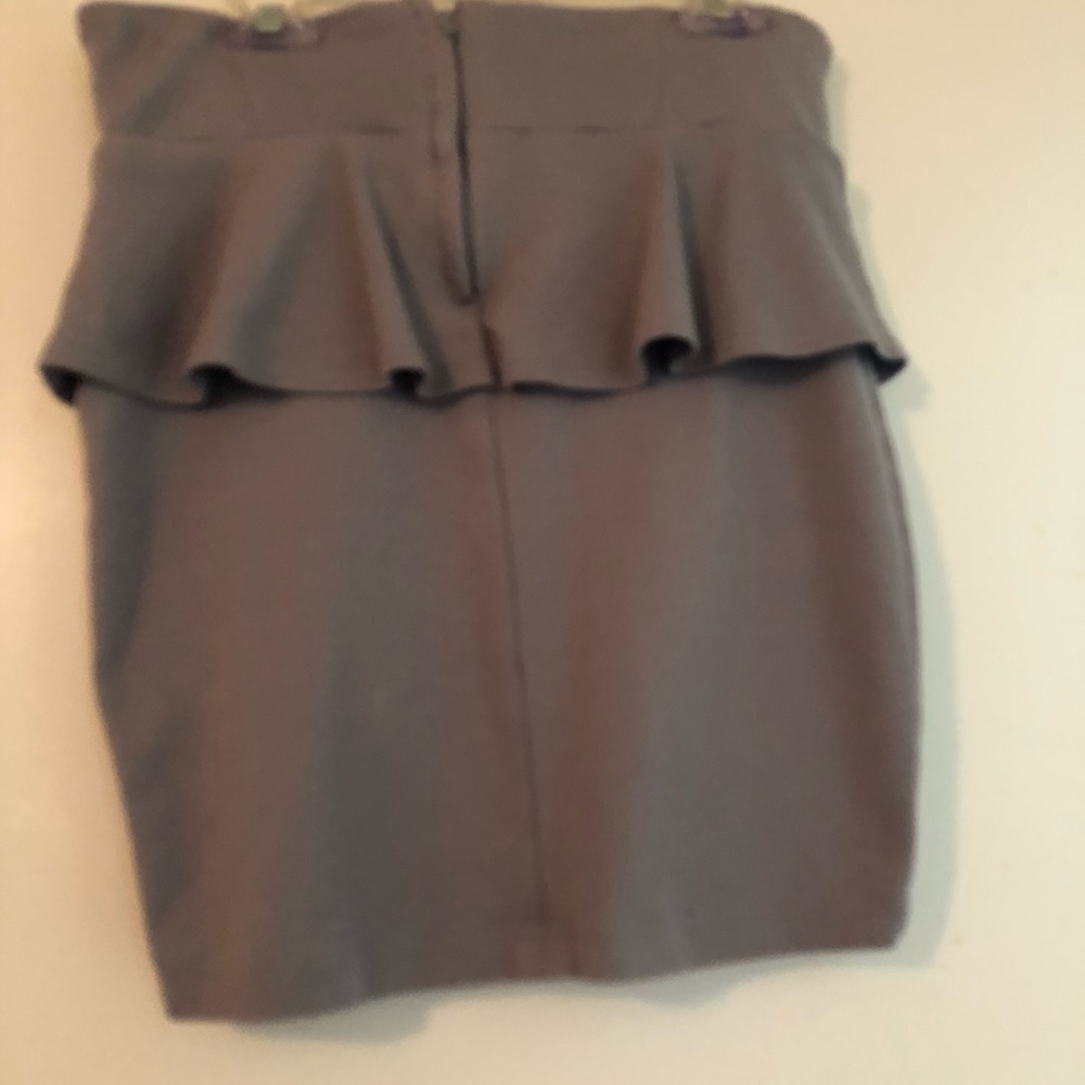 Skirt - Picture 2 of 2